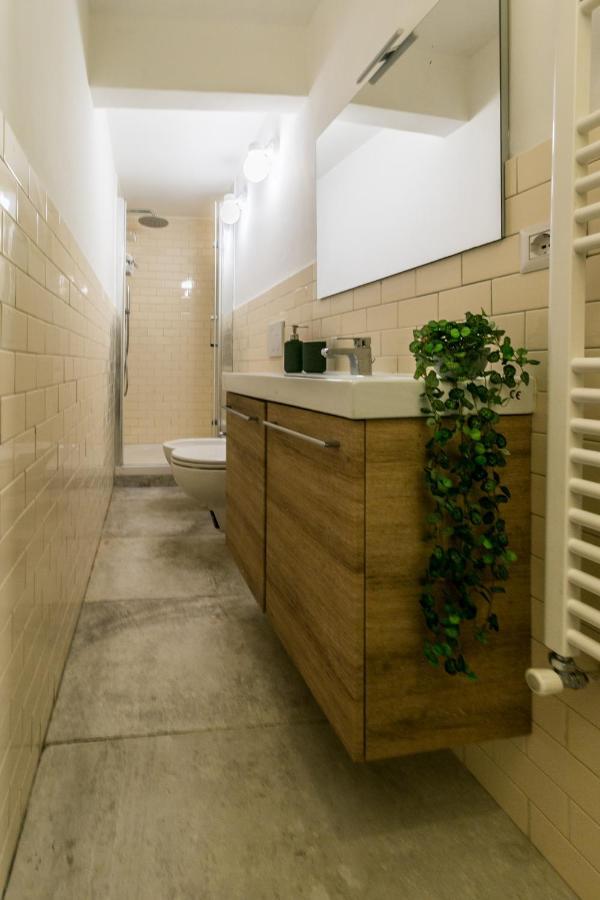 Family Apartments San Lorenzo Генуя Экстерьер фото